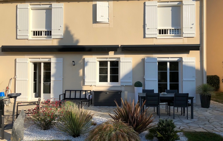 Volets battants classiques à Oradour sur Glane